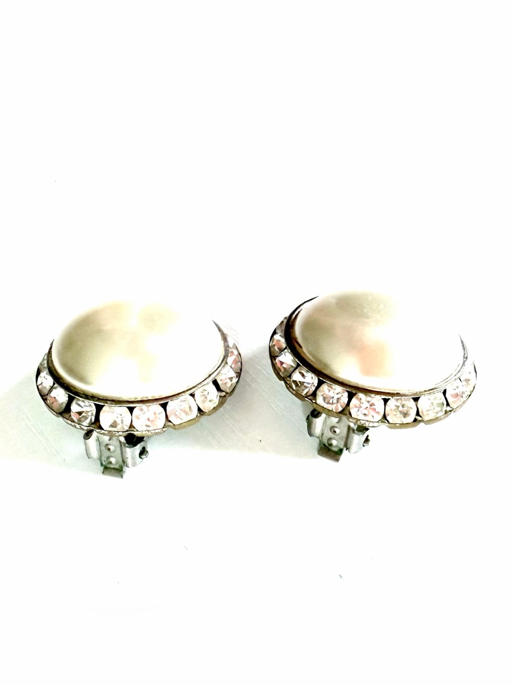 Signed vintage STAR halo pearl & rhinestone earring Clip on 1 1/4 inch diameter